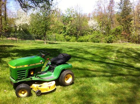 John Deere STX38 Yellow Deck: Specs, Engine, Transmission, Dimensions