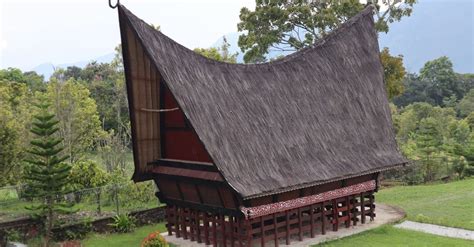 Mengenal Rumah Adat Bolon Sumatera Utara Konstruksi Fungsinya - Riset