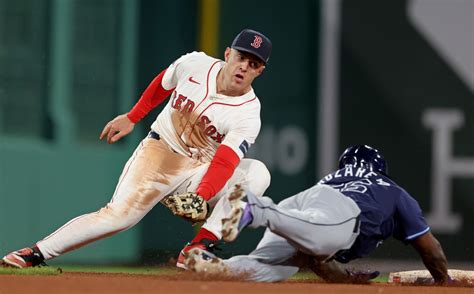 Red Sox place two infielders on injured list, recall Bobby Dalbec