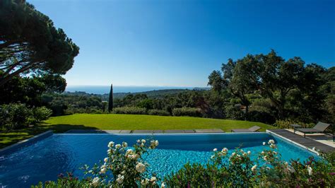 Luxury Large Villas in France 2024/2025 | A&K Villas