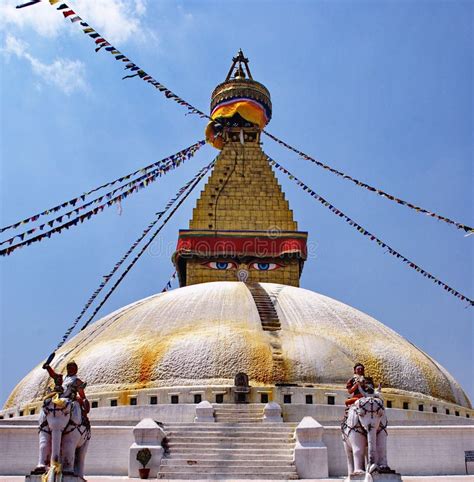 Boudhanath Stupa, Kathmandu, Nepal Stock Photo - Image of building ...