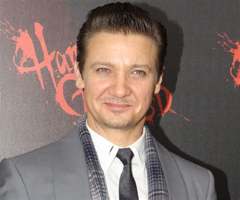 Jeremy Renner Young : Jeremy Renner Helps Young Louie Get High Learn Valuable Life Lesson ...