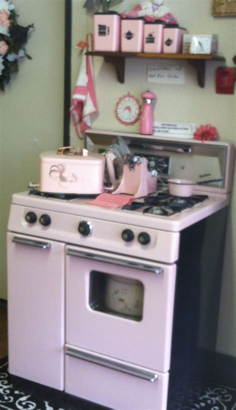 Pink Stove | Pink kitchen, Everything pink, Atomic era