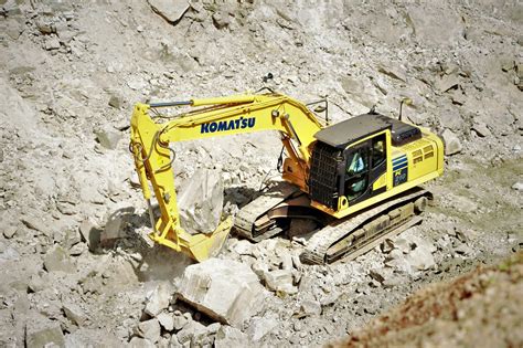 Komatsu PC210-10M0/ 22 ton Hydraulic Excavator – L&T Construction ...