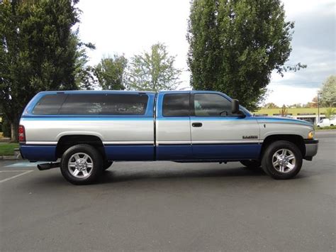 1995 Dodge Ram 2500 Laramie SLT/ 5.9L TURBO CUMMINS DIESEL / 12-VALVE