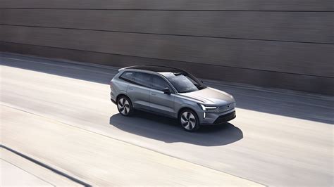 Volvo präsentiert den EX90 – ein Luxus-SUV, der die E-Flotte der ...