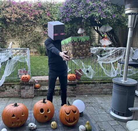 Halloween Enderman costume : r/Minecraft