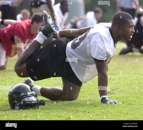 Southern Mississippi running back Derrick Nix stretches during morning ...