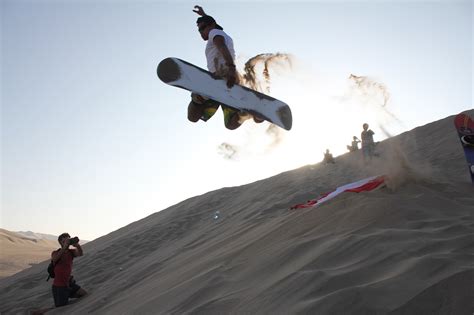 Huacachina Sandboarding – Viajar por Perú