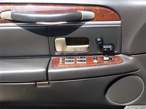 2006 Lincoln Town Car - Interior Pictures - CarGurus