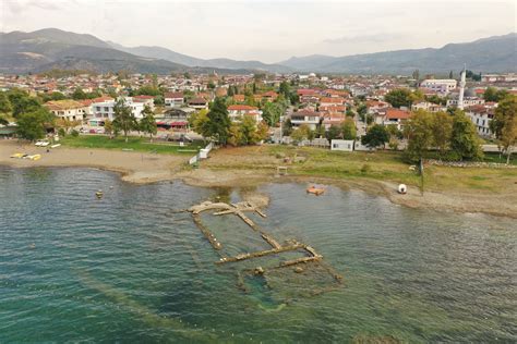 Shrinking Lake Iznik Unveils a Submerged Basilica in Turkey - Haber Tusba