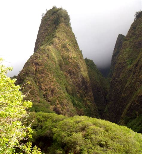 Iao Needle in the Iao Valley State Park in Maui, Hawaii Maui Hawaii, Photograpy, Photography ...