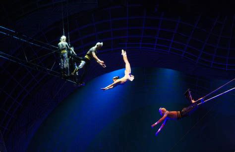 Hire Flying Trapeze Show | Trapeze Artists Zhengzhou | Aerialist Show