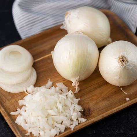 How to Cut Onions without Crying - Tips for Cutting Onions