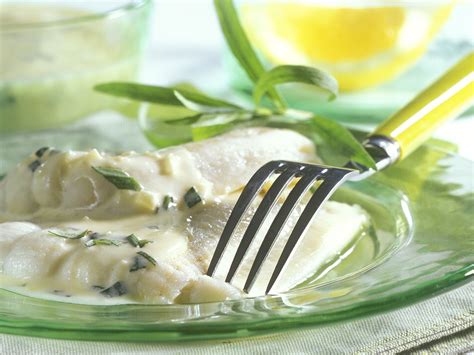 Flounder in Cream Sauce with Tarragon recipe | Eat Smarter USA