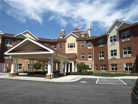 Senior Living in Richmond, VA | Discovery Village At The West End