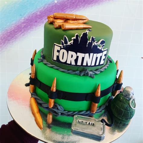 FORTNITE cake 2 tier – Runaway Cupcakes