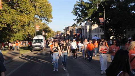 PHOTO GALLERY: OSU Homecoming Walkaround • All About Stillwater