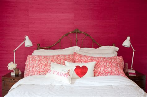 Set the Mood: 4 Colors for a Romantic Bedroom