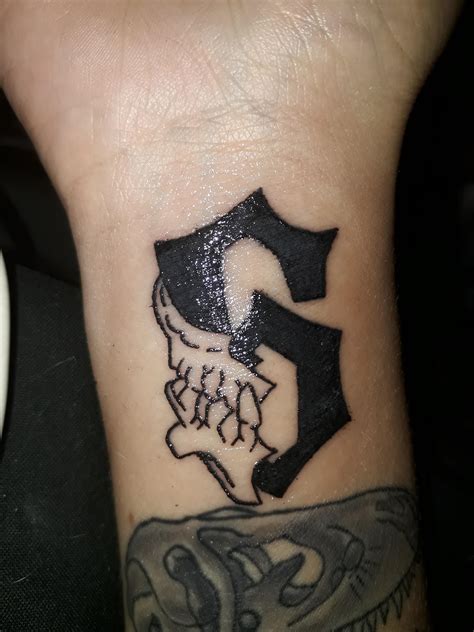 My grimmjow tattoo I got yesterday : r/bleach