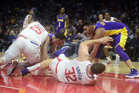 Blake Griffin injury: Clippers star could miss 2 months with sprained MCL - SBNation.com