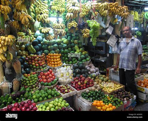 Fruit and vegetable market in Columbo, Sri Lanka Stock Photo: 6551009 - Alamy