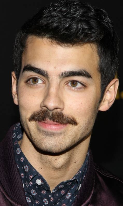 Ten a punto tu bigote 'movember' - Foto 4