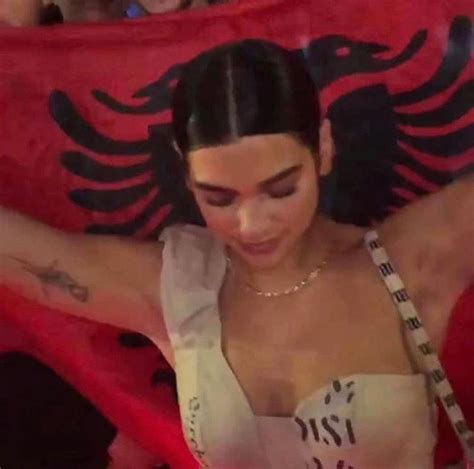 Dua Lipa: 'You have to stand up and show the world how Albanian you are' - Showbiz dhe TV