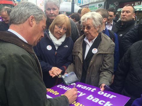 Nigel Farage on Twitter: "Lots more Leave boards being dished out in Newcastle. They want their ...