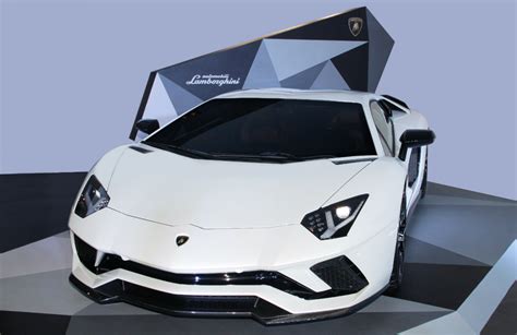 Lamborghini Aventador S launched in Mumbai