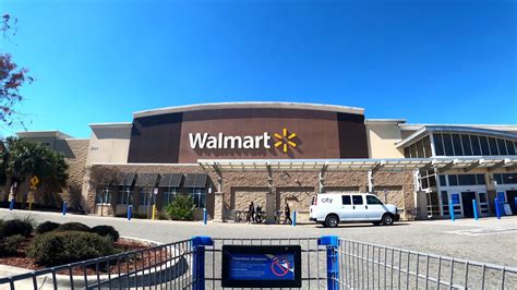 Shopping at Walmart Supercenter on Orange Blossom Trail in Orlando ...