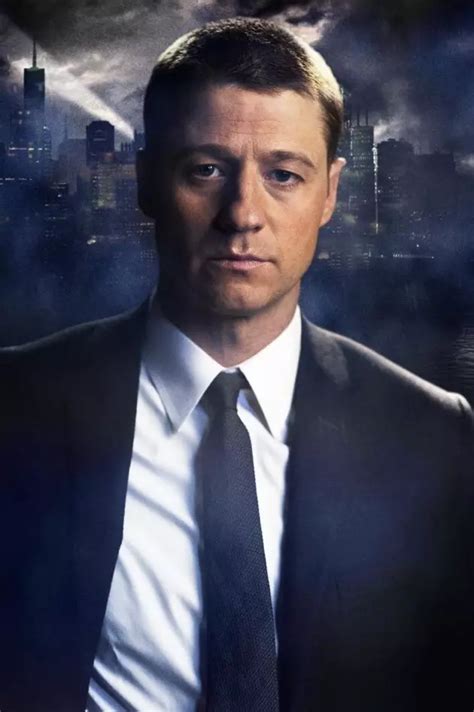 First Official Photo Of Ben McKenzie as Jim Gordon In Gotham