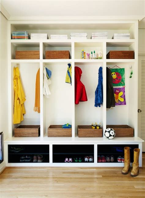 Mudroom lockers – a clever way to provide additional storage space