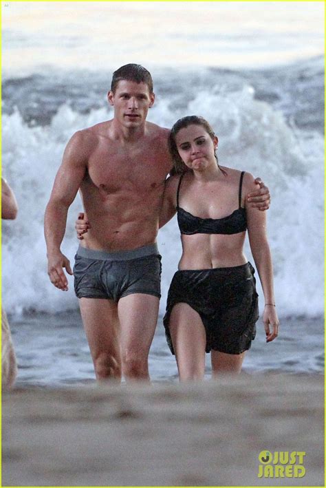 Mae Whitman & Matt Lauria: 'Parenthood' Beach Scenes!: Photo 2739977 | Bikini, Shirtless Photos ...