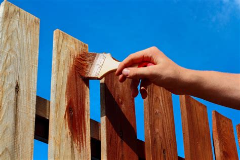 Should I Paint or Stain My Fence? Paint Tips for Glendale, MO