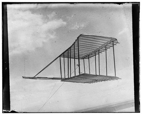 [Left side view of glider flying as a kite, in level flight, Kitty Hawk, North Carolina ...