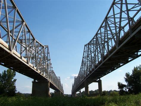 KentuckyRoads.com - Image Library - Bridges of the Ohio River - 080-090-04aug15a