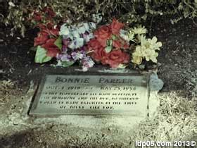 Dallas, TX - Grave of Bonnie Parker - Bonnie and Clyde