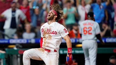 Philadelphia Phillies superstar Bryce Harper captures second career MVP - 6abc Philadelphia