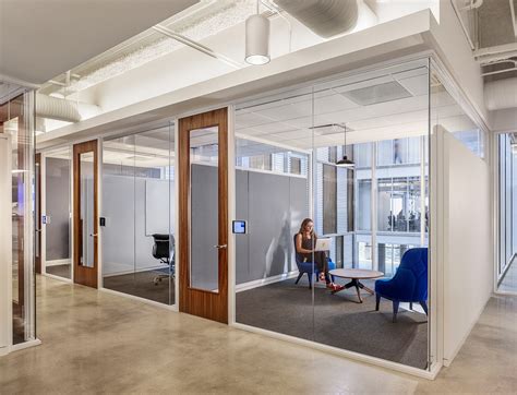 A Look Inside Dropbox’s Super Cool Austin Office - Officelovin'
