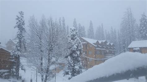 Heavy snowfall in Kashmir Valley, more in next three days - The Statesman