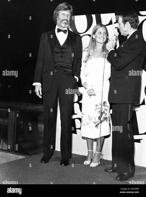 Kris Kristofferson is shown with daughter Tracy at the premiere of ...