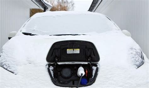 Electric cars perform better in winter conditions than petrol vehicles | Express.co.uk