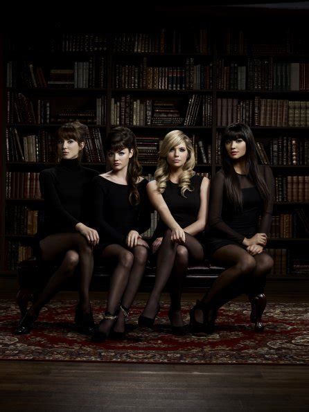 Pretty Little Liars - Season 2 - Exclusive new Cast Promotional Photo ...