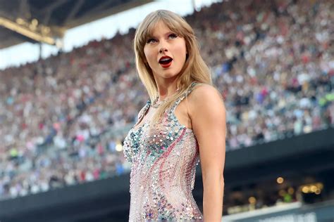 Taylor Swift REFUSES To Perform At Upcoming Super Bowl Halftime Show ...