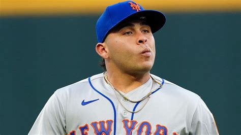 Mets bring up Francisco Alvarez, plug him in at DH - Newsday