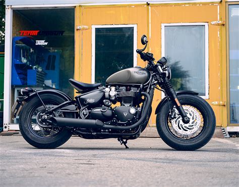 Triumph bobber | Images :: Behance