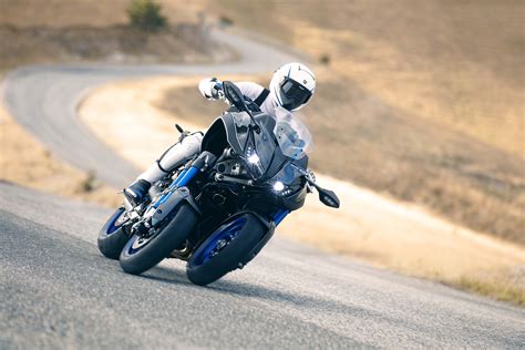 Yamaha Niken Three-Wheeler Confirmed as 2018 Model - Asphalt & Rubber