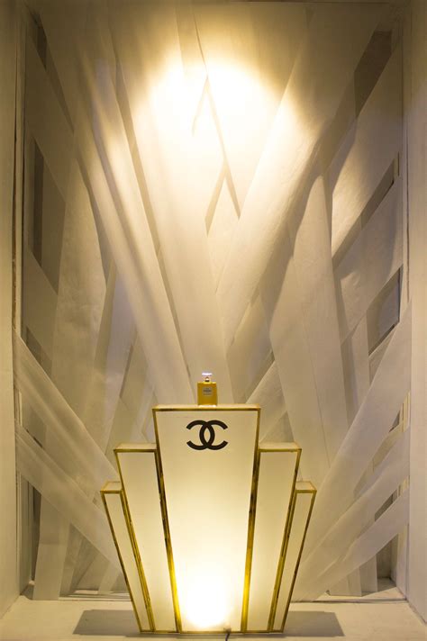 Chanel - Window Display :: Behance