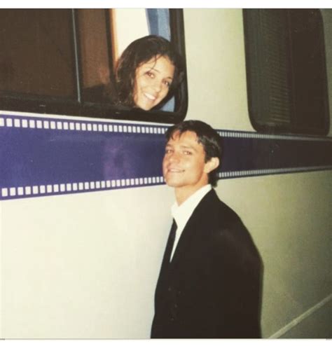 Shiri and Jason- Roswell behind the scenes ( Pilot) so cute!! | Jason behr, Roswell tv series ...